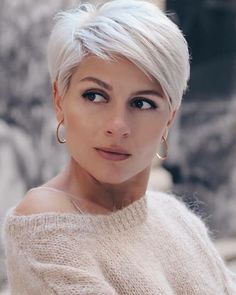 Short Messy Haircuts, Messy Haircut, Short Silver Hair, Short Grey Hair, Penteado Cabelo Curto, Short Pixie Haircuts, 2020 Trends, Short Haircut, Short Hair Haircuts