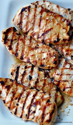 Best Grilled Chicken Marinade (cider vinegar, dijon mustard, garlic, lime and lemon juice, brown sugar, olive oil) Best Grilled Chicken Recipe, Grilling Steak, Best Grilled Chicken, Burger Chicken, Steak Burger