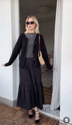 Dress Styles Women Hijab, Teacher Outfits Formal, Modest Vest Outfits, Summer Modest Fits, Ballet Flat Outfits, Flat Outfits, Modest Looks, Fall Outfits Modest, Soft Feminine Outfits