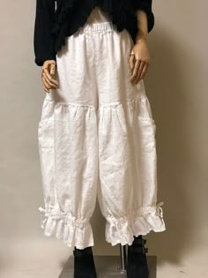 Style Linen Pants, Lagenlook Style, Flirty Tops, Soft Grunge, Linen Pants, Tulum, Diy Fashion