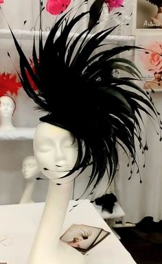 This headpiece is stunning! for those of you who like wear unique and statement couture hats, stand out of the crowd. Made of long Back rooster and goose feathers, gentle cut one by one, seated on a round satin base. Elastic string is attached , easy to wear and very light. Wear it at the Kentucky derby, Luncheons, weddings or any special event. This also comes on Natural White see last photo. Please allow 2 weeks to have it made. This hat comes without hat box, it wont fit and will bend the fea Blush Pink Fascinator, Black Couture, Unusual Hats, Kentucky Derby Fascinator, Royal Ascot Hats, Derby Outfits, Derby Fascinator, Couture Hats, Ascot Hats