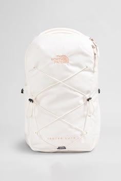 Great for class or traveling, this The North Face Jester Luxe Backpack for Women in Gardenia White/Burnt Coral Metallic has a padded laptop sleeve, simplified organization, and it can stand up completely unsupported. This backpack will be your go to for any adventure! Features: The North Face Style: NF0A81E6-OUC Color: Gardenia White/Burnt Coral Metallic The North Face backpacks 360-degree reflectivity for enhanced visibility Front compartment simplifies organization with secure-zip pockets, a t North Face White Backpack, The North Face Backpack Beige, Sac A Dos The North Face, Cream North Face Backpack, Trending Backpacks 2024, Cute School Backpacks Highschool, Wishlist Items Aesthetic, White North Face Backpack, Clear Backpack Aesthetic