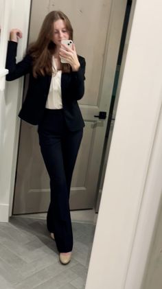 Speech Outfit Formal, Speech And Debate Outfit Suits, Cute Speech And Debate Outfits, Deca Outfits Women, Professional Outfits Women Business Suit, Mock Interview Outfits, Mun Conference Outfits Women, Deca Outfits Business, Model United Nations Aesthetic Outfits