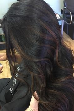 Black Hair With Brown Highlights, Highlights For Dark Brown Hair, Rambut Brunette, Brunette Ombre, Black Hair Balayage, Brown Hair Inspo, Brunette Hair With Highlights, Dark Hair With Highlights