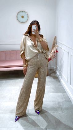 Sparkly Dinner Outfit, Gold Glitter Top Outfit, Shimmery Pants Outfit, Sparkly Flare Pants Outfit, Gold Pants Outfit Parties, Glitter Blouse Outfit, Sparkle Trousers Outfit, Gold Glitter Pants Outfit, Champagne Pants Outfit