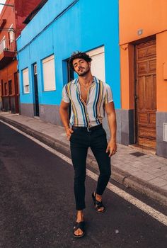 Male Cancun Outfits, Love Island Outfits Men, Latino Summer Outfit Men, Men’s Outfits For Mexico, Men’s Mexico Vacation Outfits, Men’s Tropical Fashion, Miami Outfits Men, Vacation Outfits Men, Checkered Trousers