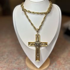 The Necklace Is Signed By Whiting & Davis. It Is In Excellent Condition. The Cross Is 3.5" Tall By 2.5" Wide. Pet & Smoke Free Home . Thanks For Shopping With Me Unisex Chain With Cross, Jewelry Vintage, The Cross, White Vintage, Womens Jewelry Necklace, Vintage Jewelry, Color White, Jewelry Necklaces, Women Jewelry