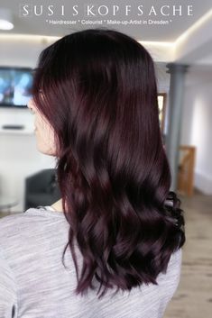 Brownish Purple Hair, Reddish Hair Color, Plum Brown Hair, Merlot Hair, Merlot Hair Color, Burgundy Brown Hair, Pelo Color Vino, Color Uva, Dark Brown Hair Balayage