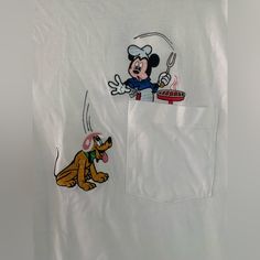 Disney Store Vintage Embroidered Mickey Mouse And Pluto White Tee Size: Large Disney Character T Shirts, Vintage Disney Shirt, Vintage Disney Shirts, Tim Burton Disney, Mickey Mouse And Pluto, Mickey And Pluto, Original Mickey Mouse, Disney Tee Shirts, Mickey Shorts