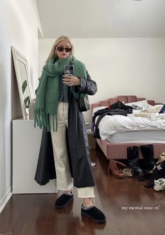 Bridget Brown Outfit, Ugg Tasman Outfit, Bridget Brown, Scotland Outfit, Style Uggs, Fall Fashion Trends Casual, 2022 Fall Fashion, Fall Outfits 2022, Office Fits