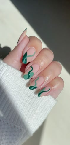 Grl X Nails, Graduation Manicure Ideas, Simple Nail Ideas Colorful, Green French Tip Design Nails, French Manicure Spring Nails, Beginning Of Spring Nails, Spring Nail Designs Acrylic Short, Green French Manicure Nails, Nail Art On Green Nails