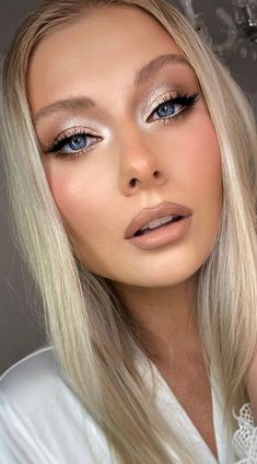 Beautiful wedding makeup ideas for stylish brides, bridal makeup look Blue Eyes Makeup, Beautiful Wedding Makeup, Natural Prom Makeup, Prom Eye Makeup, Prom Makeup Looks, Bridesmaid Hair Makeup, Bridal Makeup Natural