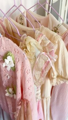 Retro Store Aesthetic, Vintage Girly Aesthetic, Vintage Glamour Aesthetic, Pink And Yellow Aesthetic, Country Life Aesthetic, Retro Summer Aesthetic, Vintage Pink Aesthetic, Vintage Vibes Retro, Glamour Aesthetic