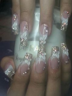 Nail Design White, White Nail Design, Nail Paints, Idea Nail, Nails Design With Rhinestones, Pretty Nail Art Designs, White Nail, Nail Designs Glitter, Beautiful Nail Designs