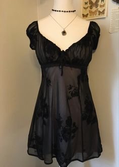 Dresses Fairy Grunge, Simple Goth Outfits, Simple Goth Outfit, Goth Pajamas, Only For Girls, Trashy Outfits, 2000s Outfit, Outfits 2000s, 2000s Fashion Outfits