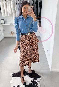 Leopard Skirt Outfit, Modest Christian Clothing, Women Leggings Outfits, Leopard Print Fashion, Hijabi Fashion Casual, Modest Dresses Casual, Leopard Print Skirt, Animal Print Skirt, Hijabi Fashion