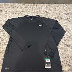 Brand New!!! Basketball Sleeve Nike, Nike Black Crew Neck Top, Black Long Sleeve Sports Shirt, Nike Wear, Maroon Nike, Nike Long Sleeve Shirt, Sport Clothes, Shirts Nike, Athletic Clothes