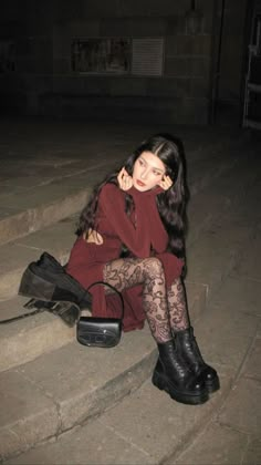 Tumblr Core Aesthetic, Soft Goth Grunge Outfits, Red Goth Aesthetic Outfit, Dark Grunge Fashion, Soft Goth Glam Aesthetic, 90s Grunge Feminine, Dark Romantic Style Fashion, Edgy Princess Aesthetic, Romantic Grunge Style