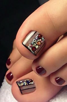 Nail art #pedicure #nailart #jewels #art #polish Pedicure Designs, Nails 2021, Vacation Nails, Pedicure Nail Art