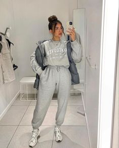 What To Wear With Grey Sweatpants, Grey Sweatpants Outfit, Gray Sweatshirt Outfit, Gray Sweatpants Outfit, Sweatpants Outfit Ideas, Pinterest Marketing Manager, Sweatpants Outfits, Sweatpants Outfit, Joggers Outfit