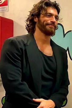 Flawless Elsie Silver, Rita Levi Montalcini, Elsie Silver, Corte De Cabelo Masculino, Can Yaman, Curly Hair Men, Medium Hair Cuts, Long Hair Styles Men, Long Curly Hair