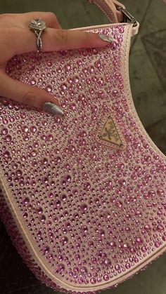 Pink Prada Bag Aesthetic, Cute Prada Bags, Luxury Pink Lifestyle, Aesthetic Designer Bags, Pink Bag Outfit Ideas, Pink Luxury Bag, Pink Purse Aesthetic, Pink Clothing Aesthetic, Prada Pink Bag