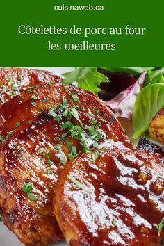 Recette de côtelettes de porc tendre avec une sauce sucrée et tomatée qui se sert très bien avec du riz et une salade. Pork Oven, Mac And Cheese Pasta, Marsala Recipe, Baked Pork Chops Oven, Bbq Pork Chops, Pork Chop Dinner, Main Dish Casseroles, Pork Recipes Easy, Baked Ribs