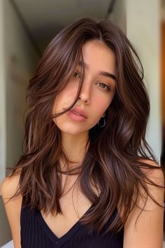 Chocolate Brown Chic: Stunning Hair Color Inspirations Beautiful Dark Brown Hair, Dark Brown Hair Color Ideas, Chocolate Brown Hair Color Ideas, Pelo Chocolate, Hair Color For Brown Skin, Hair Color Mahogany, Chestnut Brown Hair, Brown Hair Color Ideas, Chocolate Brown Hair Color