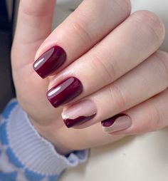 Burgundy Fall Nails 2024: 27 Stylish Ideas Maroon Color Nails, Maroon Fall Nails, Color Nails Ideas, Burgundy Fall Nails, Nude Polish, Simple Fall Nails, Maroon Nails, Essie Gel Couture, Gold Nail Art