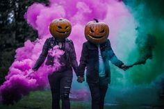 Pumpkin Head Photoshoot Smokebomb, Pumpkin Head Family Photos, Family Halloween Pictures Ideas, Couples Pumpkin Head Photoshoot, Couple Pumpkin Head Photoshoot, Pumpkin Head Couple Pictures, Spooky Family Photo Shoot