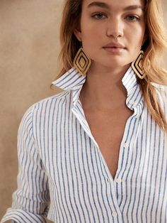 Classic-Fit Linen Shirt | Banana Republic Linen Shirts Women Outfits Summer, White Linen Shirt Outfit Women, White Linen Shirt Outfit, Lucy Chadwick, Banana Fashion, Linen Shirt Outfit Women, Banana Republic Outfits, Classy Dressing, Linen Shirt Outfit