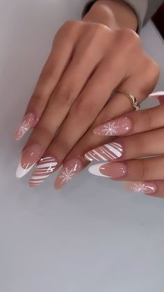 Nail Noel, Birthday Nail Designs, Winter Nails Acrylic, Christmas Nails Easy, Christmas Gel Nails, Almond Nails Designs, Acrylic Nails Coffin Pink, Christmas Nails Acrylic, Nails 2023