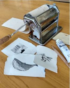 Your pasta machine is good for more than pasta or polymer clay – Recycled Crafts Monoprint Art, Printmaking Projects, Pasta Machine, Gelli Printing, Printmaking Art, Recycled Crafts, Monoprint, Lino Print, Block Printing