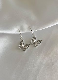 These beautiful butterfly earrings feature a beautiful sparkly butterfly charm. Sparkly Butterfly, Silver Butterfly Earrings, Silver Butterfly, Butterfly Charm, Butterfly Earrings, Beautiful Butterflies, Favorite Jewelry, Jewelry Earrings Dangle, Etsy Earrings