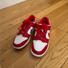 Nike Dunk White & University Red. Size 6 Men’s (7.5 Women’s) Barely Worn Once. Great Condition Very Hard To Find!! Gym Red Dunks, Red Nike Dunks, Nike Sb Red, Red Nikes, Red Dunks, Red Nike, Aesthetic Colors, Trendy Shoes, Shoes Nike