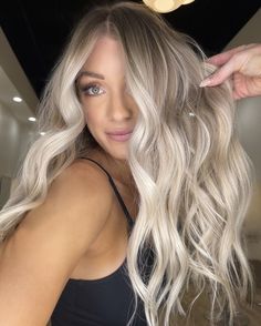 Winter Hair Color For Blondes, Hair Color For Blondes, Winter Hair Colour For Blondes, Root Tap, Winter Hair Color Trends, Cute Blonde, Hair Color Unique, Blonde Roots, Blonde Hair Inspiration