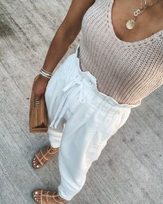 Light And Airy Summer Outfits, Europe Looks, Summer Fashion 2023 Trends Casual, Florida Wardrobe, Cruise Clothes, Size 10 Fashion, Canada Trip, 2023 Outfits, Cella Jane