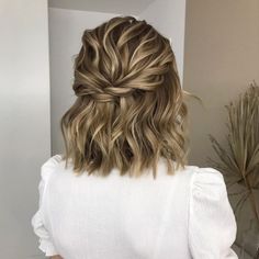 Short Hair Bride, Half Up Wedding Hair, Curly Wedding Hair, Hairdo Wedding, Guest Hair, Bridesmaid Hair Makeup, Wedding Guest Hairstyles