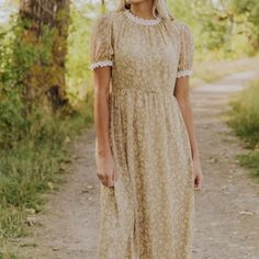 Grab This Stunning Roolee Dress That Is New Without Tags. This Dress Is Perfect For Year Round Wear And Fits True To Size At A 3xl. Brand Dress, Midi Maxi Dress, Dress With Lace, Floral Midi Dress, Dress Brands, Lace Detail, New Dress, Lace Dress, Midi Dress