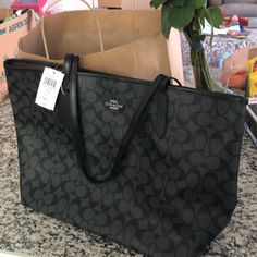 Coach Brand New With Tags Signature City Tote In Black/ Graphite. Purses For School Handbags, Handbags For School Tote Bags, Coach Laptop Bag, Totes For College, Back To School Tote Bags, Coach Tote Bag Aesthetic, Big Coach Bag, Coach City Tote Bag, Coach School Bag