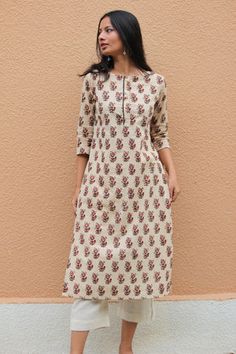 Kurta Simple, Suits For Women Indian, Cutwork Blouse, Churidar Suits, Cutwork Blouse Designs, Teen Girl Dresses, Straight Fit Pants, Top And Pants Set