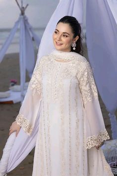 Trendy Abaya Designs, Trendy Abaya, डिजाइनर कपड़े, Cochlear Implants, Fashion Dress Up Games, Lace Dress Design, Hania Amir