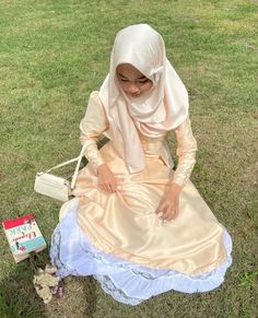 Picnic Dress Hijab, Coquette Hijabi Aesthetic, Coquette Hijabi Outfits, Coquette Hijab Outfit, Woc Coquette, Modest Coquette Outfits, Hijabi Coquette, Coquette Hijab, Princesscore Outfits