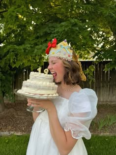 Birthday Hat Aesthetic, Birthday Crown Aesthetic, Classic Birthday Party, Cute Birthday Party, Vintage Birthday Parties, Birthday Babe, Birthday Dinner Party, 19th Birthday