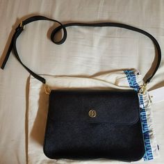 Brand New. Tags Attached Tory Burch Robinson, Tory Burch Bags, Tory Burch Bag, Crossbody Bags, Tory Burch, Bag Lady, Brand New, Tags, Women Shopping