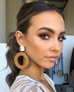 Soft Brown Glitter Eye Makeup, Bridesmaid Makeup Brown Eyeshadow, Bridesmaid Makeup Brown Smokey Eye, Bridal Makeup Brown Eyeshadow, Natural Eye Makeup Looks For Brown Eyes, Brown Eyeshadow Wedding Makeup, Brown Eye Shadow Looks, Makeup Looks Brown Eyeshadow, Brown Eye Shadow Makeup Looks