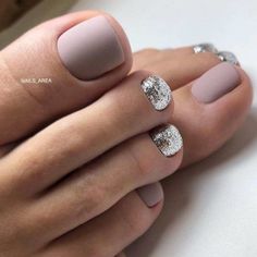 Toe Art Designs, Grey Matte Nails, Fall Pedicure, Pedicure Designs Toenails, French Pedicure, Pedicure Colors, Toe Nail Color, Pretty Toe Nails, Summer Toe Nails