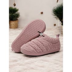 Category:Slippers; Upper Materials:Faux Fur; Season:Fall,Winter; Heel Type:Flat Heel; Gender:Women's; Toe Shape:Round Toe; Type:Fleece Lined; Style:Casual,Minimalism; Outsole Materials:TPR; Occasion:Daily,Home; Closure Type:Loafer; Listing Date:10/12/2024; Production mode:External procurement; 2024 Trends:Fuzzy Slippers Fluffy Slippers,House Slippers,Warm Slippers; Size chart date source:Provided by Supplier. Slippers Fluffy, Fluffy Slippers, Indoor Slippers, Fuzzy Slippers, Warm Slippers, Home Shoes, 2024 Trends, Women's Slippers, House Slippers