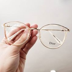 Glasses Outfit, Glasses Trends, Womens Glasses Frames, Celebrity Jewelry, Trendy Glasses, نظارات شمسية