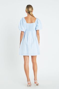 A summertime must-have, this Gingham Linen Sweetheart Baby Doll is as comfortable as it is chic. With its textured fabric, gingham print and sweetheart neckline, this mini dress is perfect for a day spent exploring the city or relaxing on the beach. The short puff sleeves and side pockets add a touch of femininity and functionality, while the lining ensures a perfect fit. For best results, hand wash cold and iron low. Textured Gingham Sweetheart neckline Short puff sleeves Mini length Side pocke Relaxing On The Beach, Gingham Linen, Casual Party Dresses, Maxi Dress Sale, Pink Maxi, Fashion Night, Gingham Print, Pink Maxi Dress, Pink Outfits